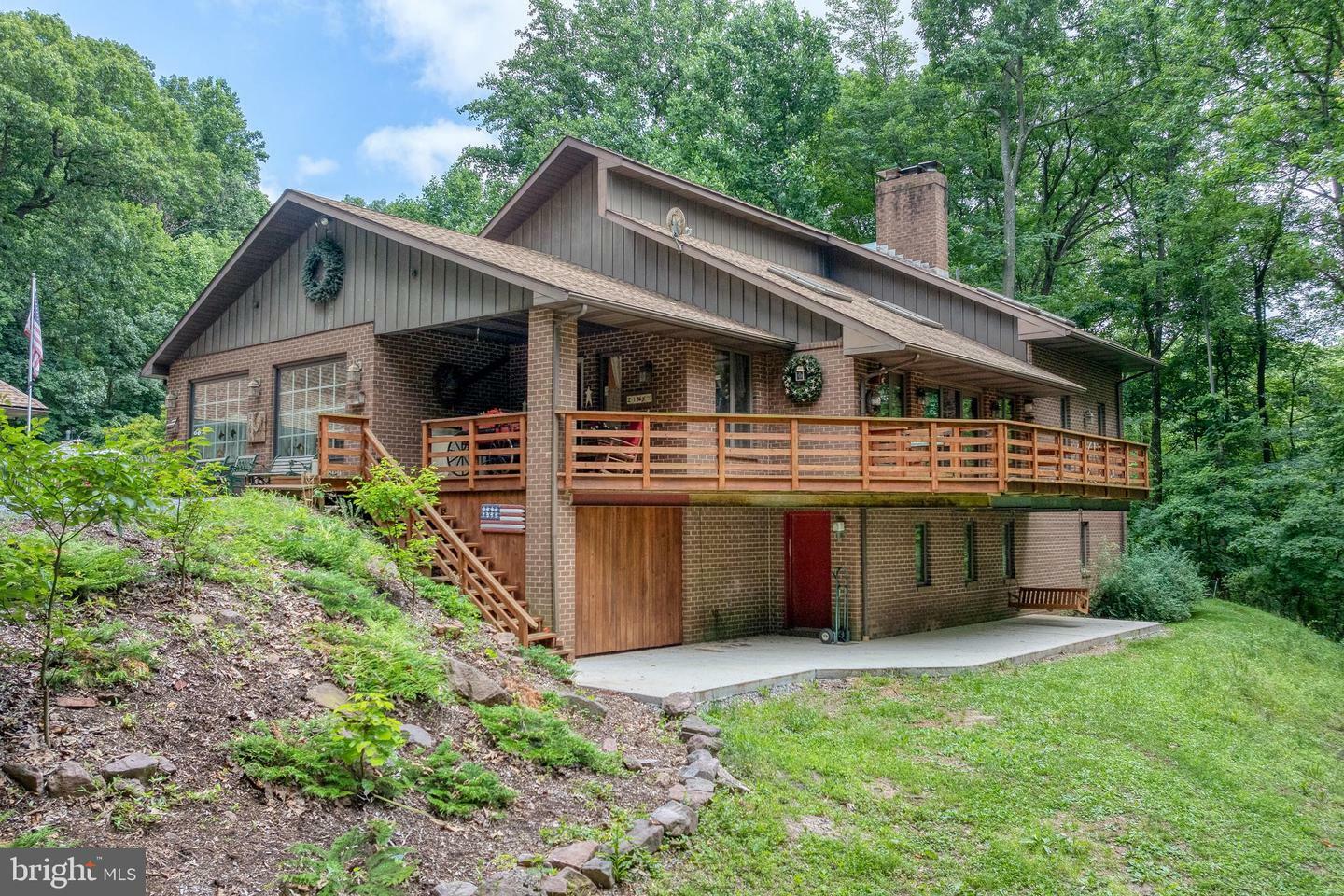 Property Photo:  2700 Deep Hollow Road  PA 17315 