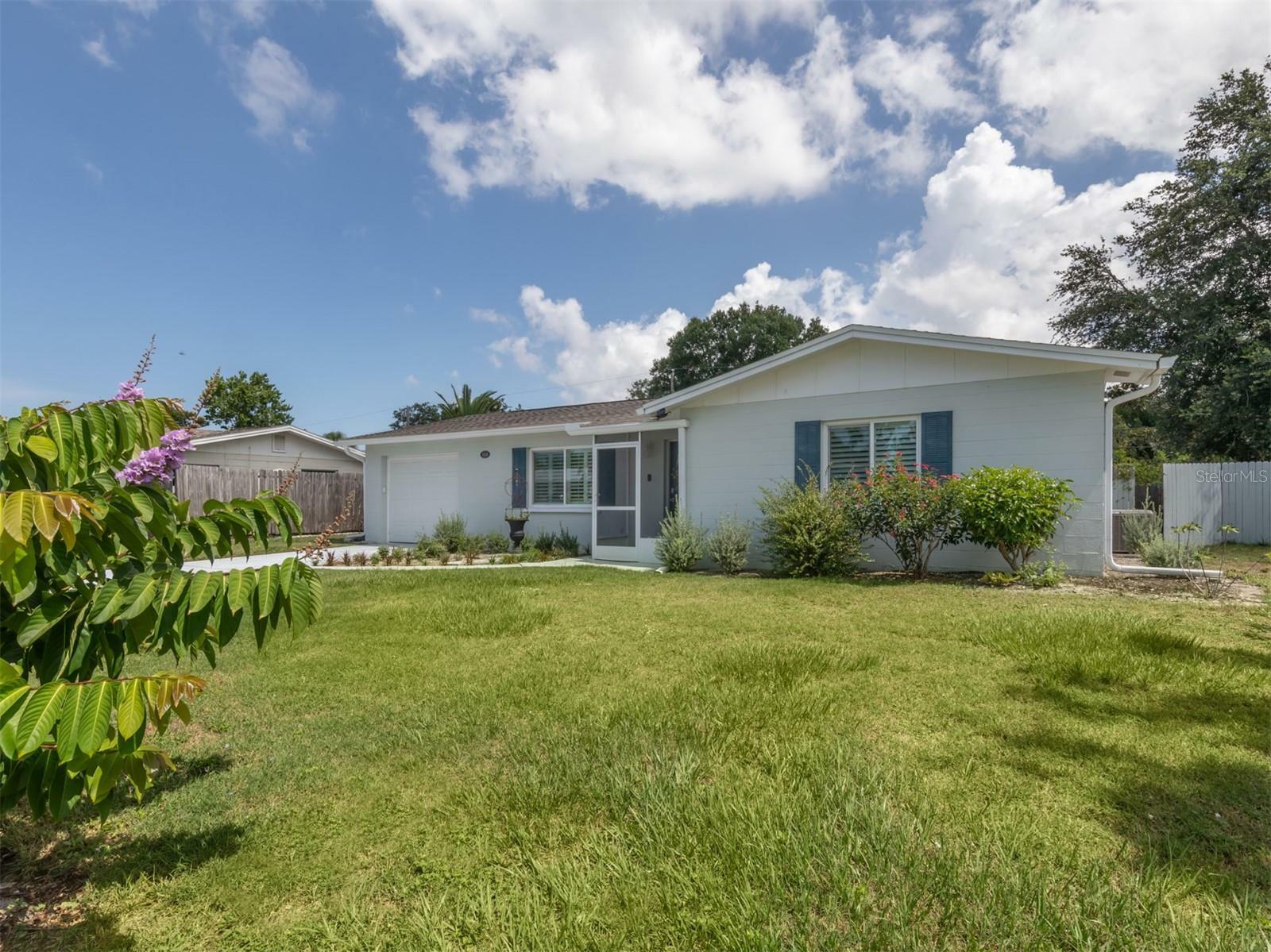 Property Photo:  316 Dorchester Drive  FL 34293 