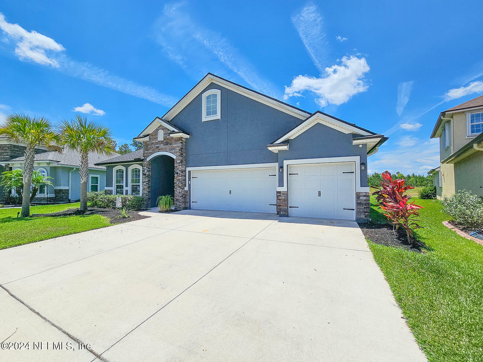 Property Photo:  197 S Coopers Hawk Way  FL 32164 