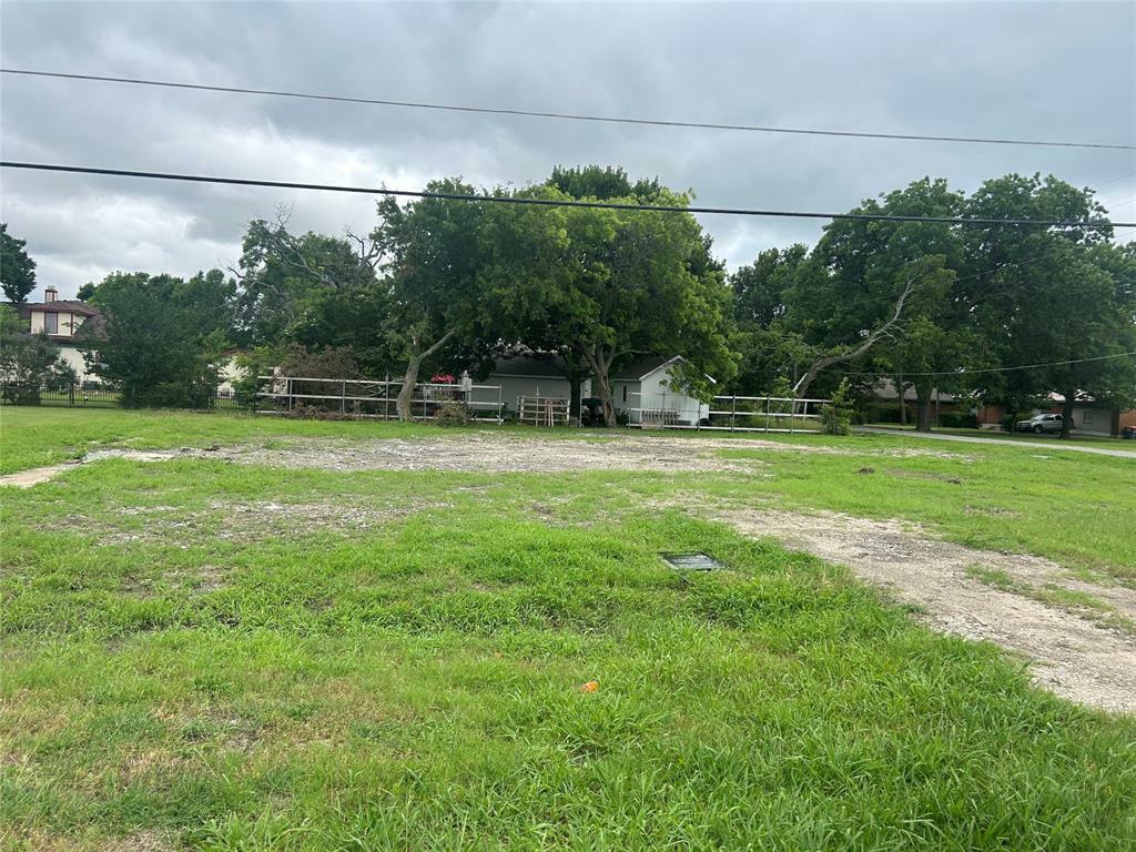 Property Photo:  413 W 3rd Street  TX 75409 