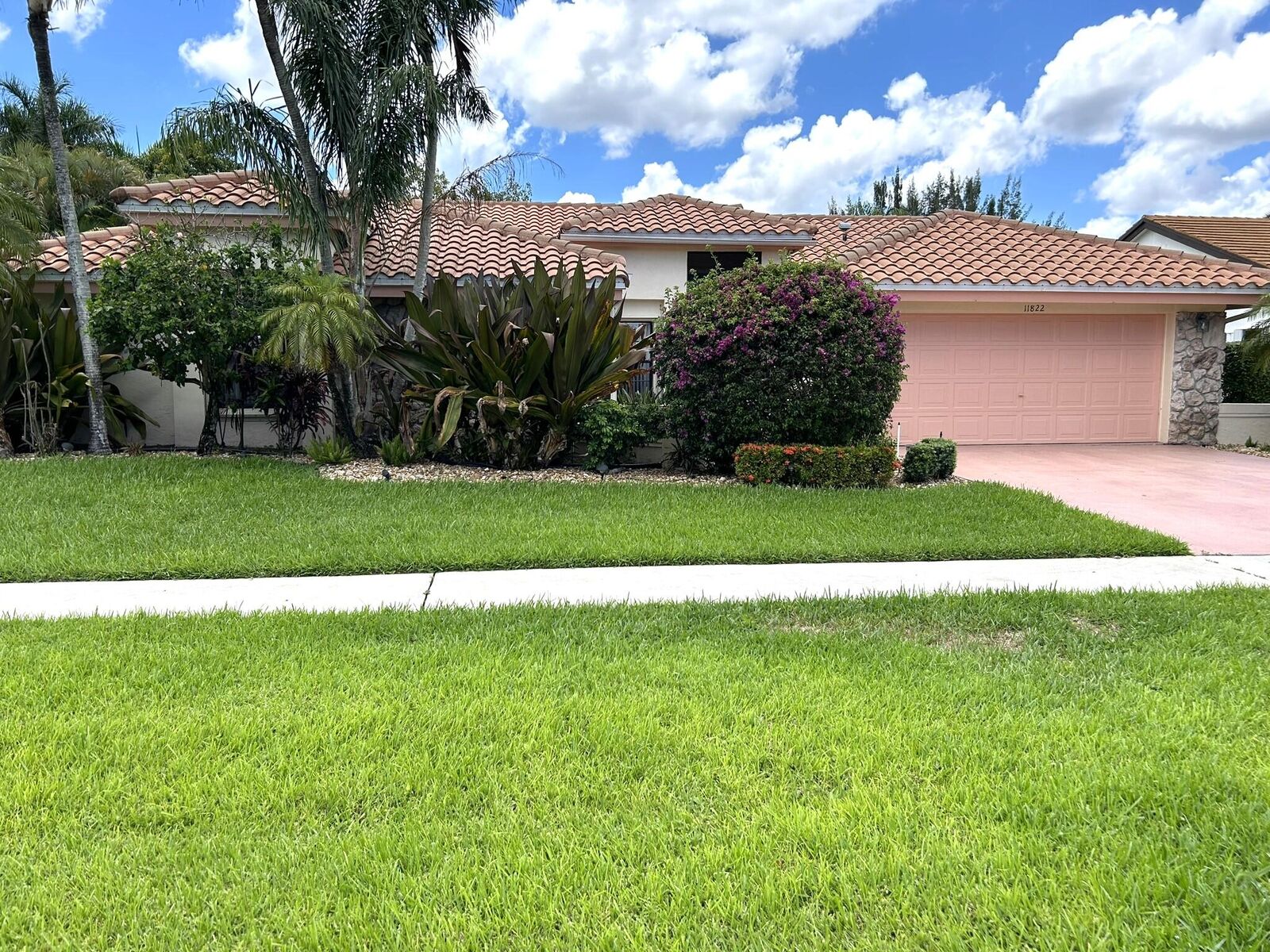 Property Photo: 11822 Island Lakes Lane FL 33498