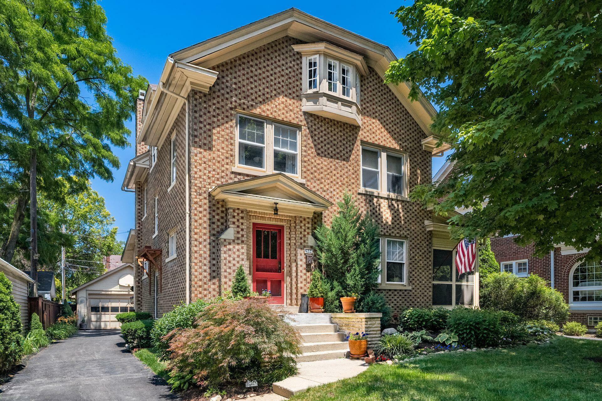 Property Photo: 2444 Elm Avenue OH 43209