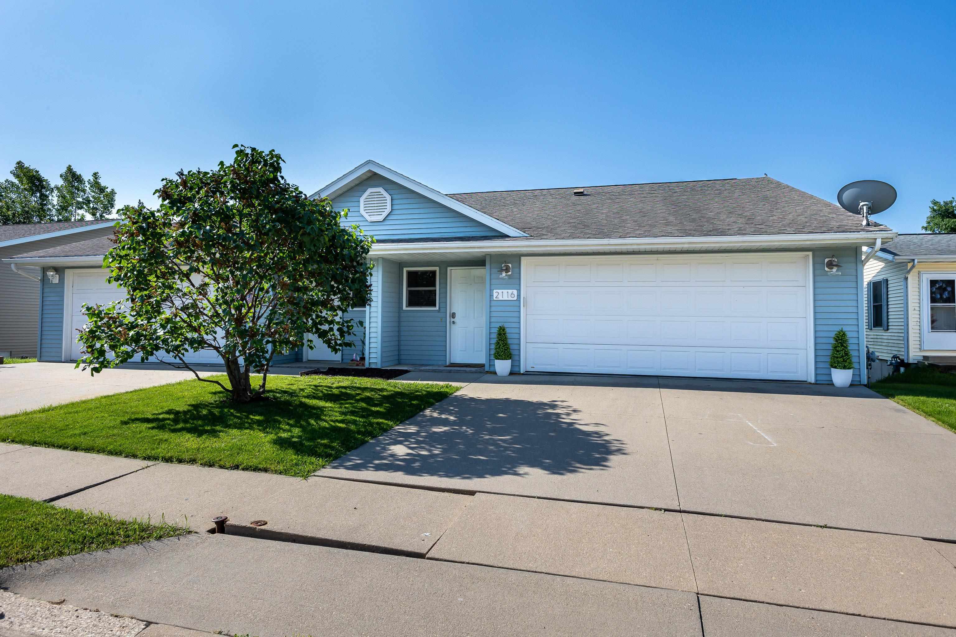 Property Photo:  2116 Bald Eagle Court  IA 52001 