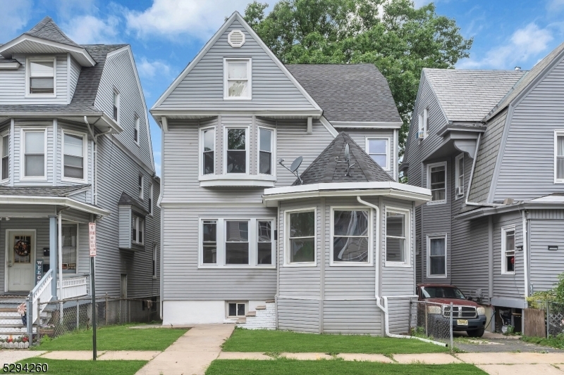 Property Photo:  21 N 17th St  NJ 07017 