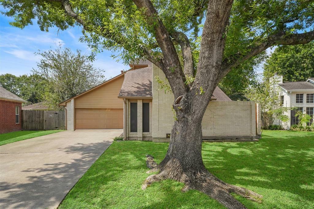 Property Photo:  13315 Bexhill Drive  TX 77065 