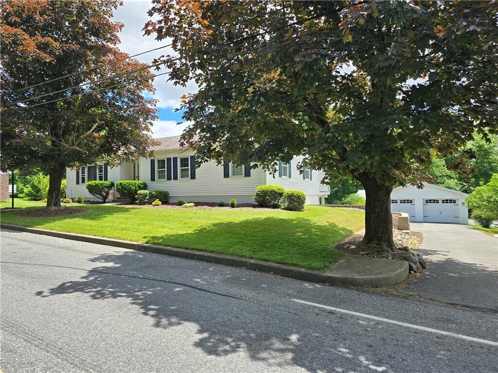 Property Photo: 1020 Walnut Street PA 18013