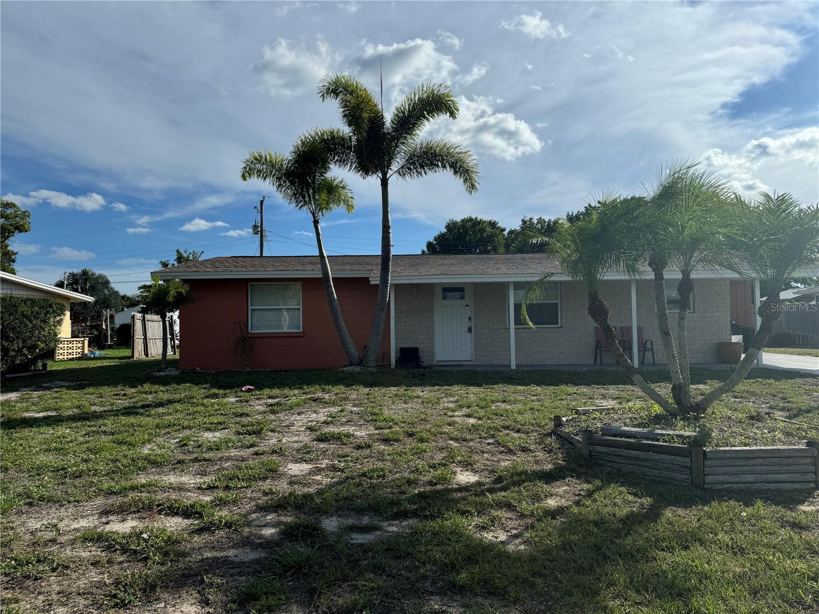 Property Photo: 109 Sandhurst Drive FL 34293