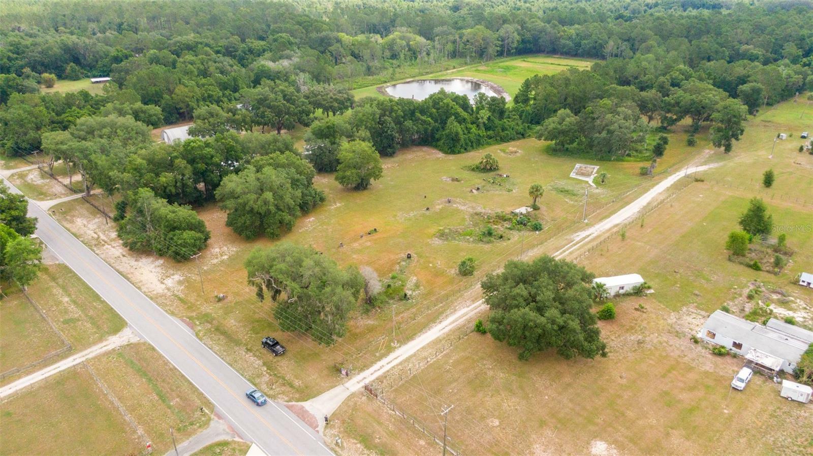 Property Photo:  11701 SE Highway 464  FL 32179 