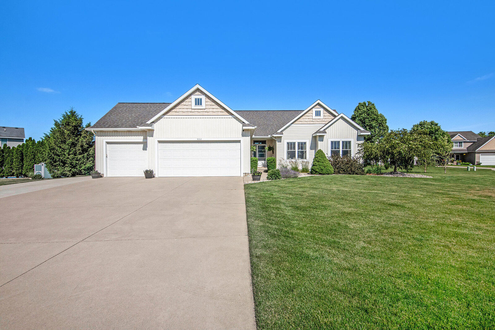 Property Photo:  938 Golfside Court  MI 49428