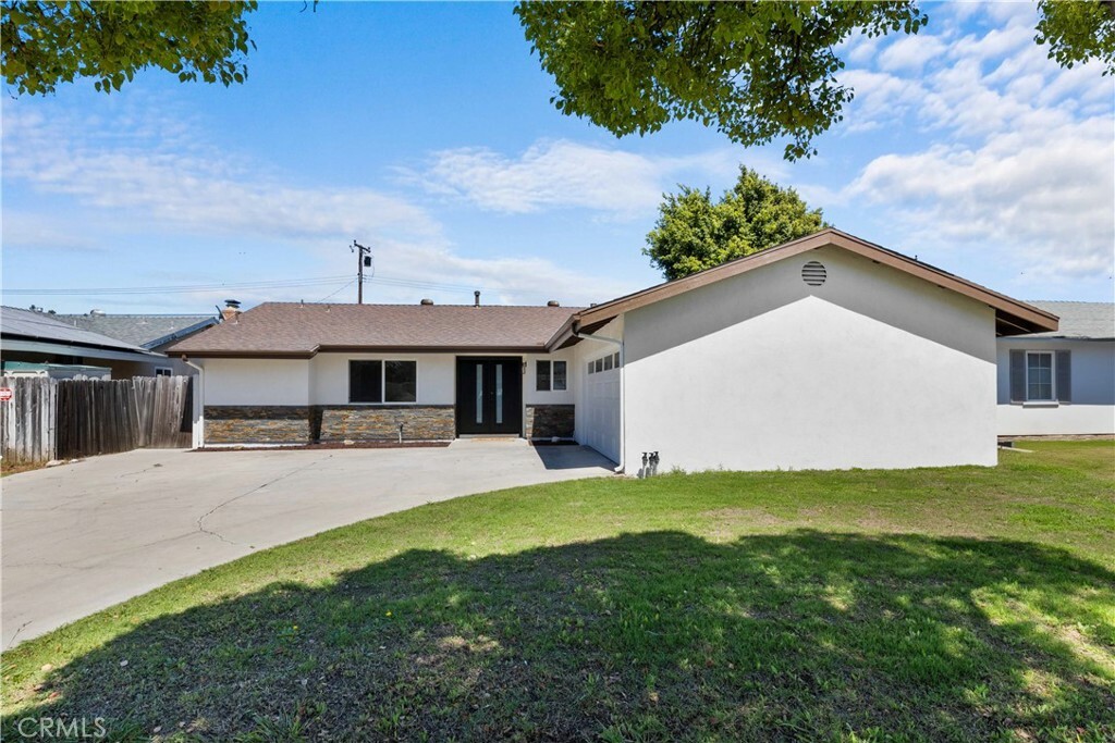 Property Photo:  5062 Casa Loma Avenue  CA 92886 