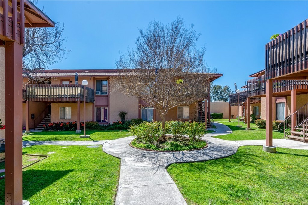 Property Photo:  5905 Rosemead Boulevard 15  CA 90660 