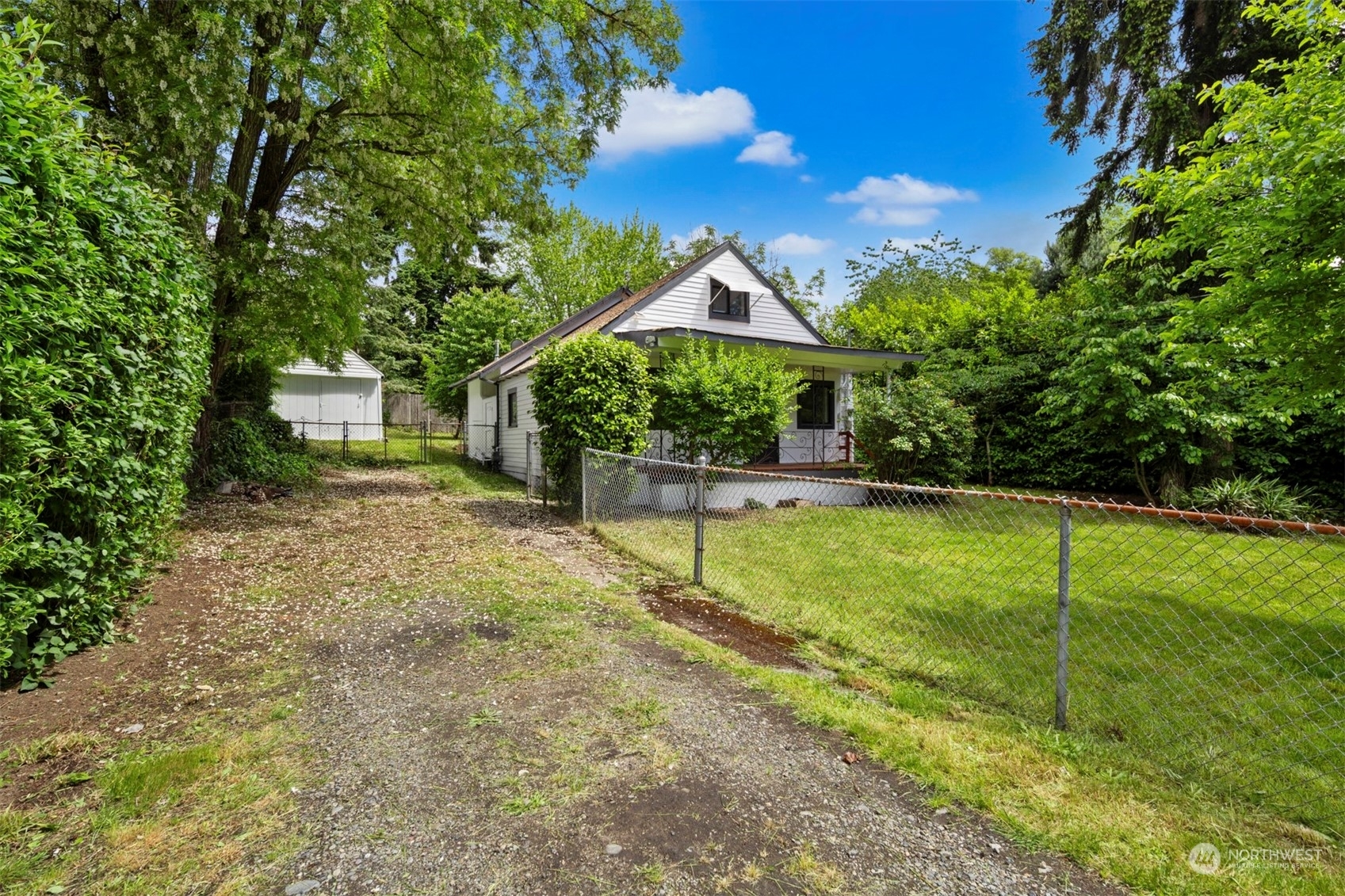 Property Photo:  11042 21st Avenue SW  WA 98146 