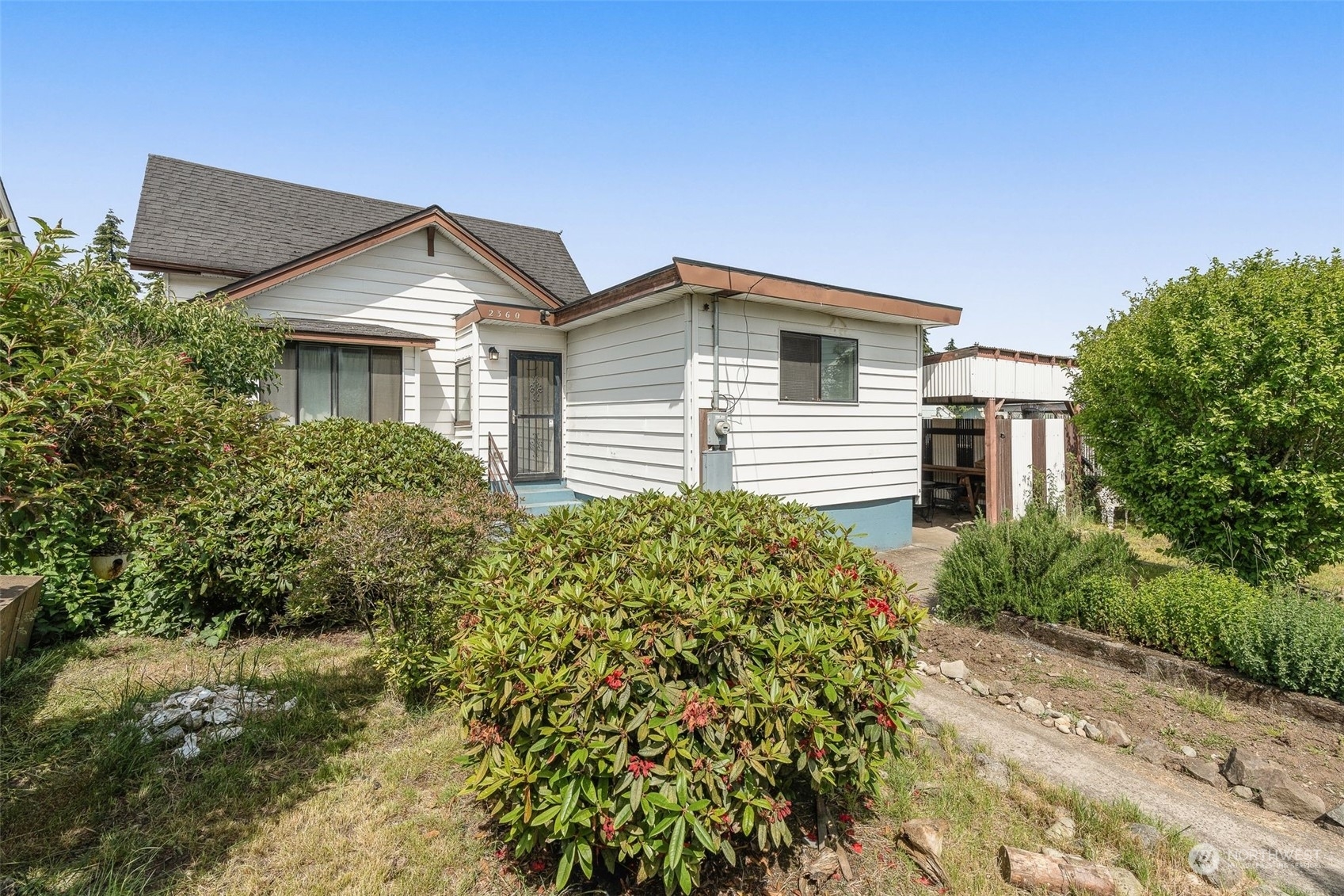 Property Photo:  2360 S Hosmer Street  WA 98405 