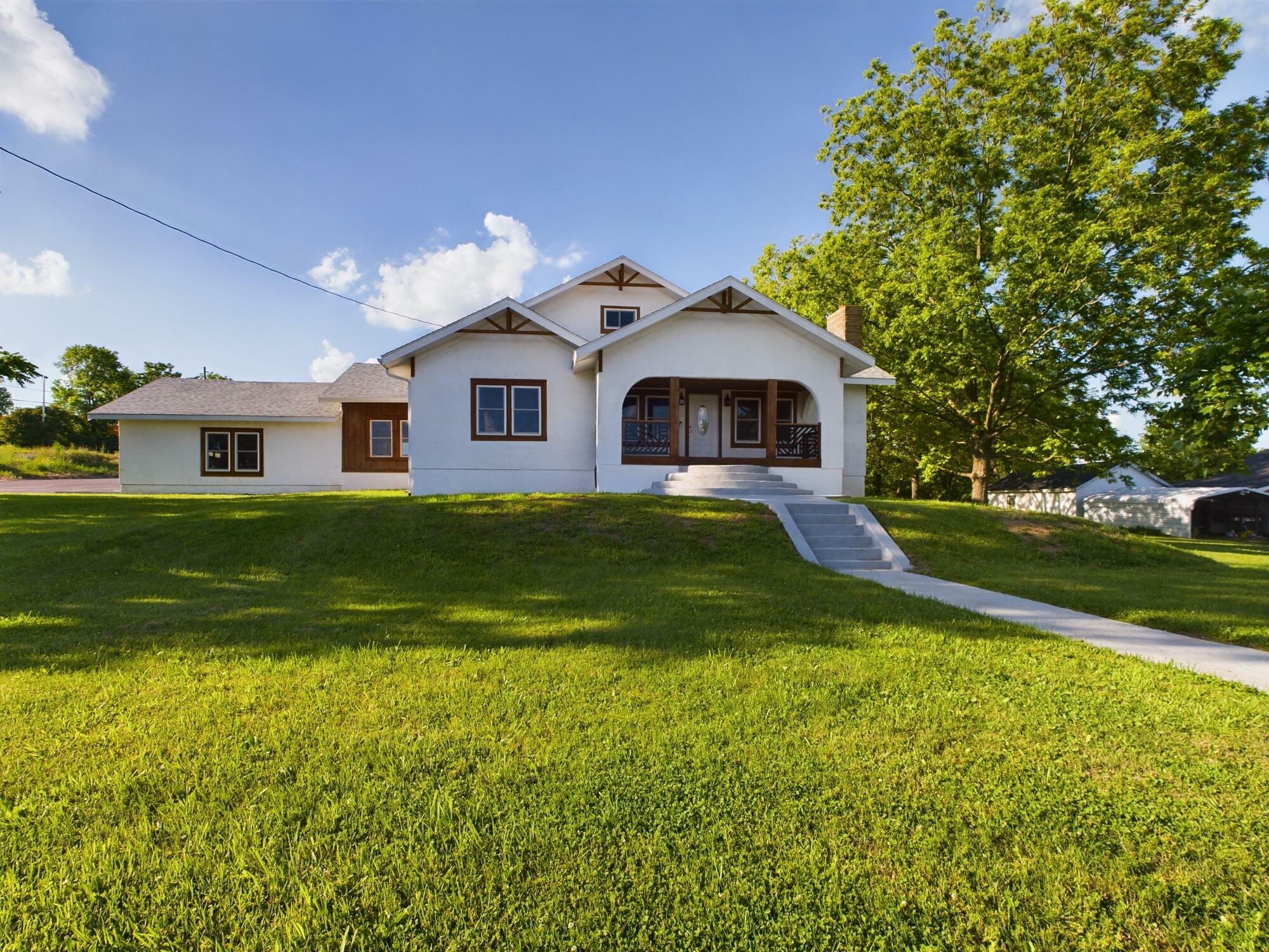 Property Photo: 612 Summit Street Street MO 65689