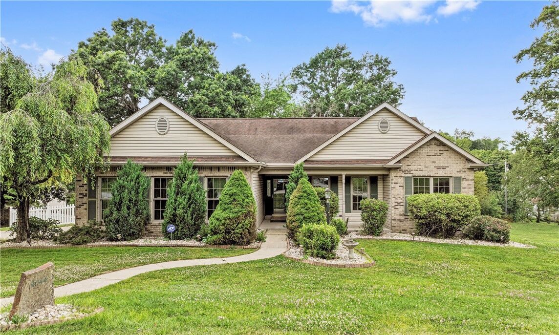 Property Photo:  4044 Blue Willow Street  PA 15642 