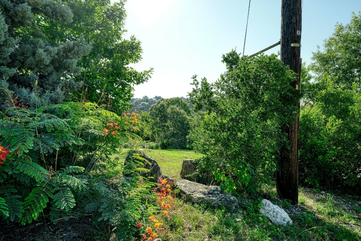 Property Photo:  2905 Geronimo Trail  TX 78734 