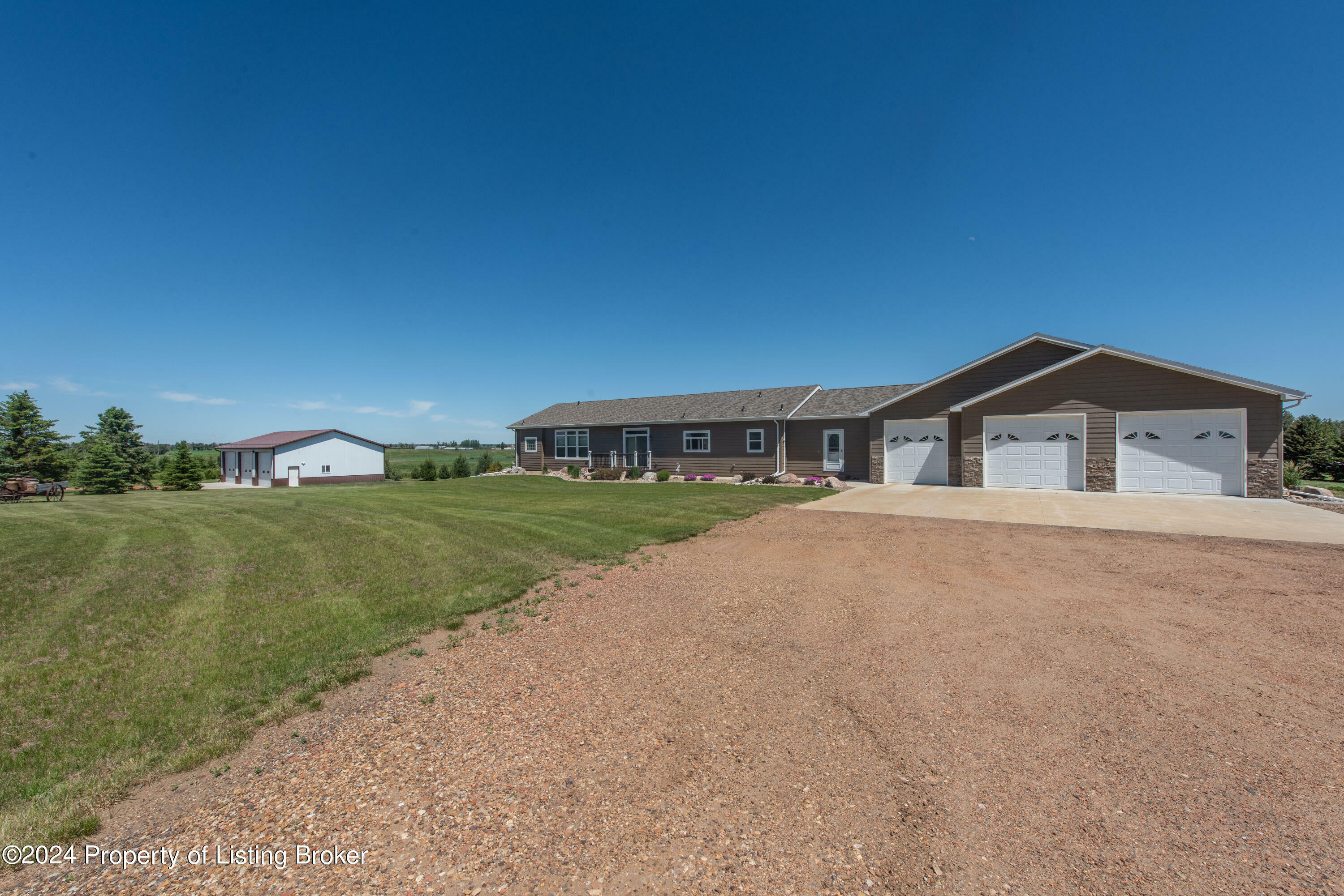 Property Photo:  411 2nd Street W  ND 58650 