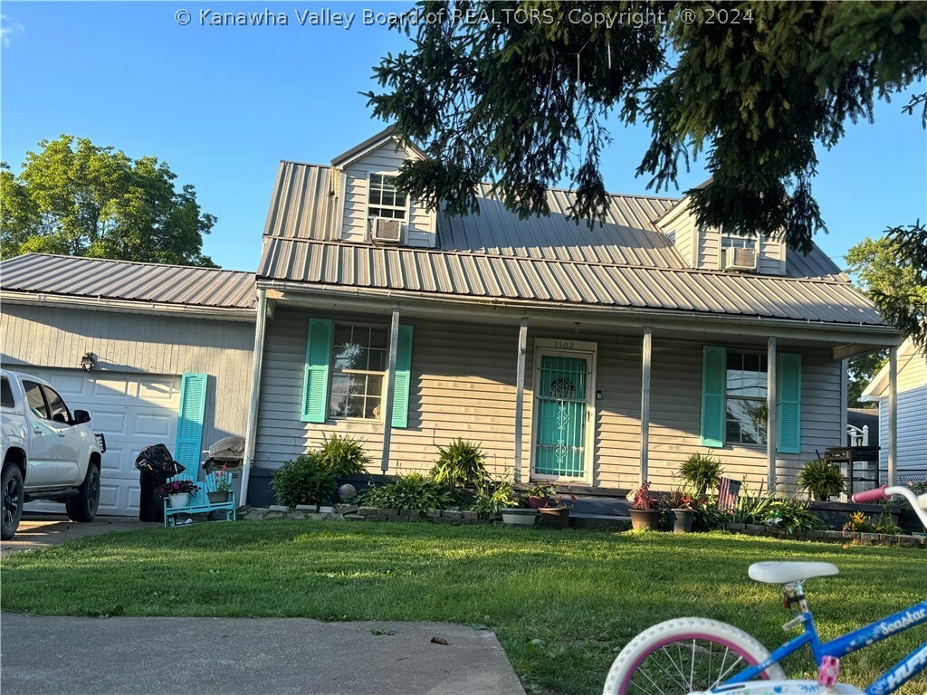 Property Photo: 1102 Roosevelt Boulevard WV 25070