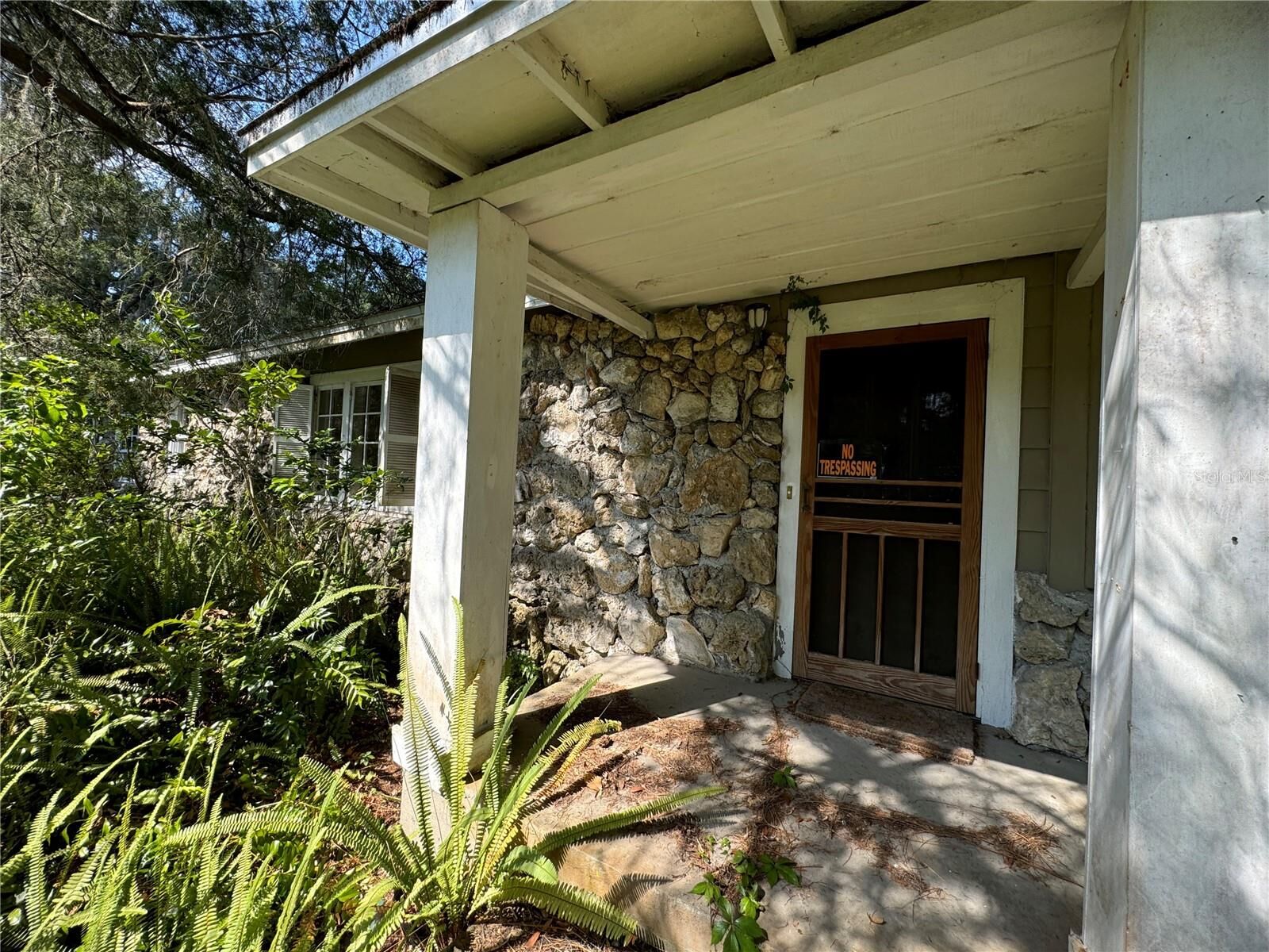 Property Photo:  6950 NE County Road 337  FL 32621 