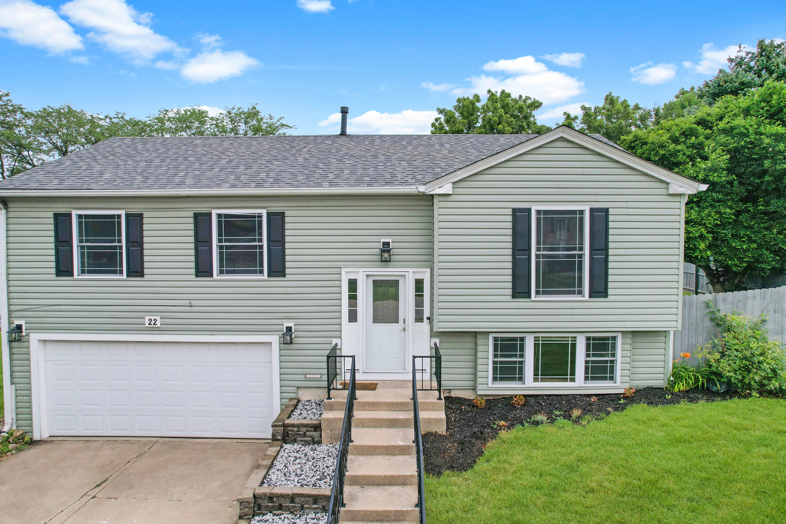 Property Photo:  22 Fernwood Road  IL 60538 