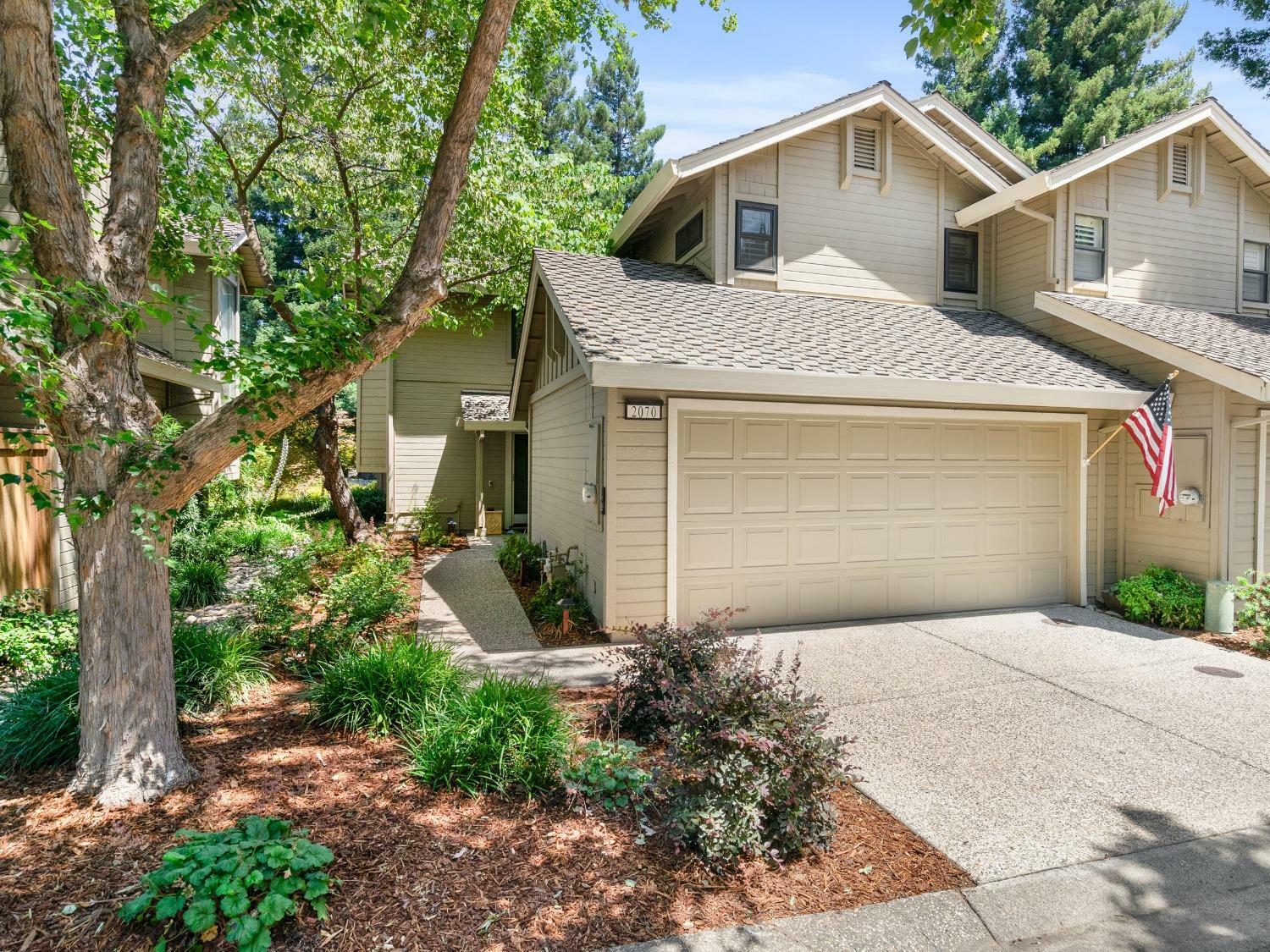 2070 University Park Drive  Sacramento CA 95825 photo