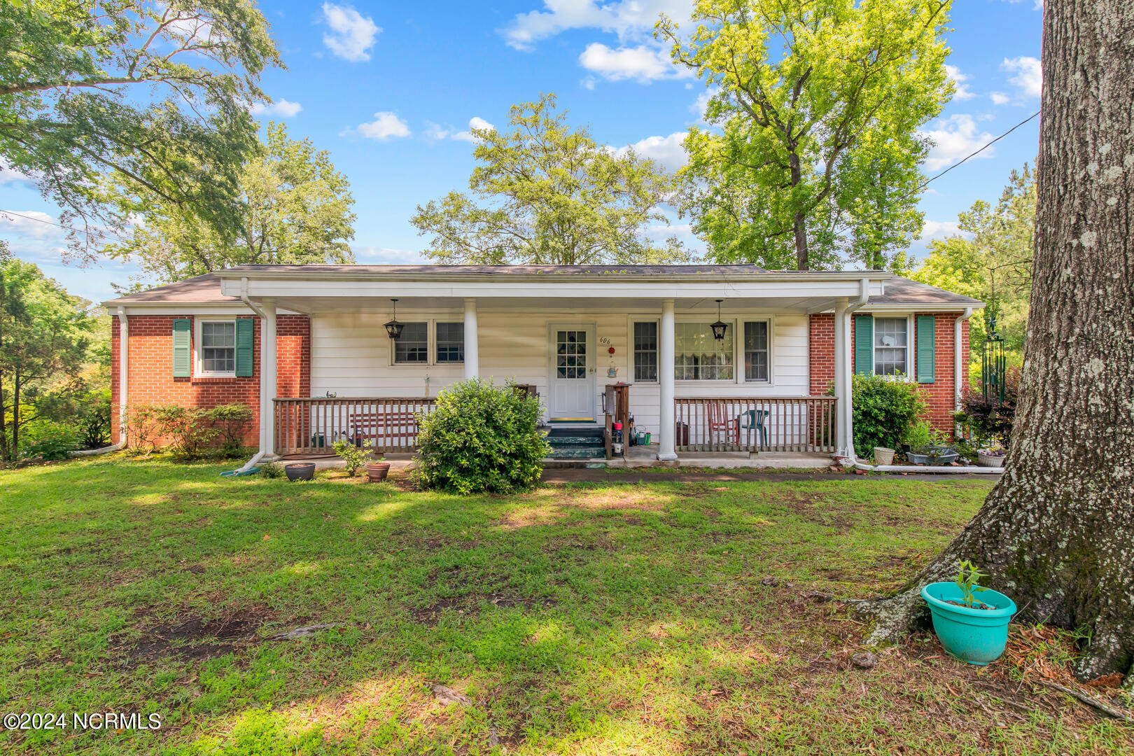 Property Photo:  606 Cheyenne Road  NC 28540 