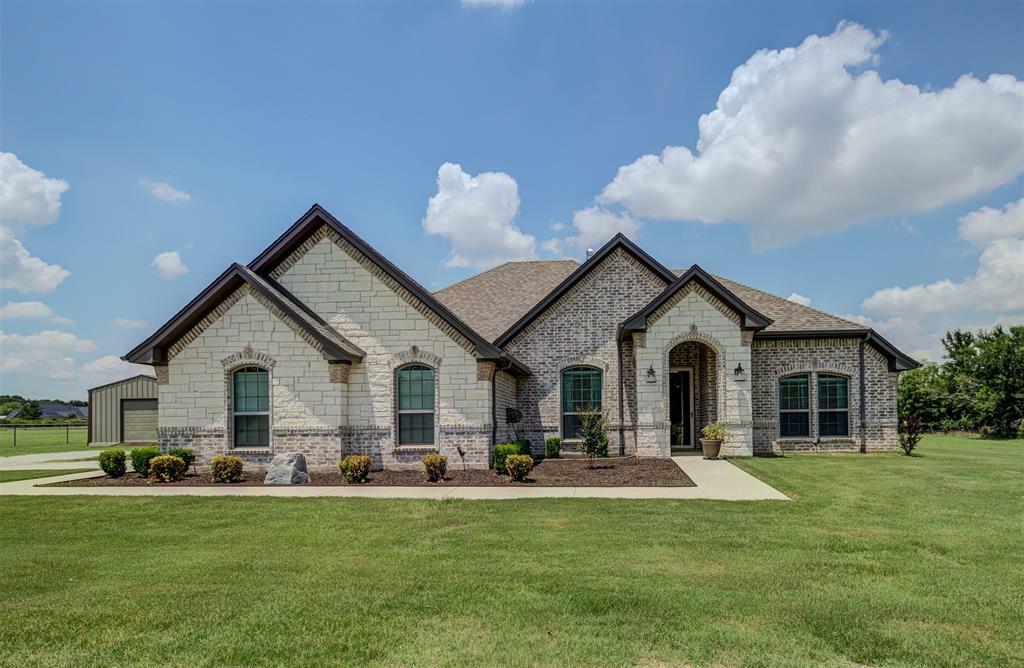 Property Photo: 504 County Road 3386 TX 76073