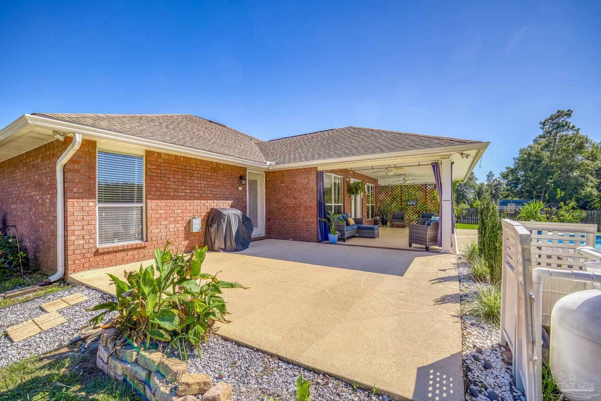 Property Photo: 5258 Gardenbrook Blvd FL 32570
