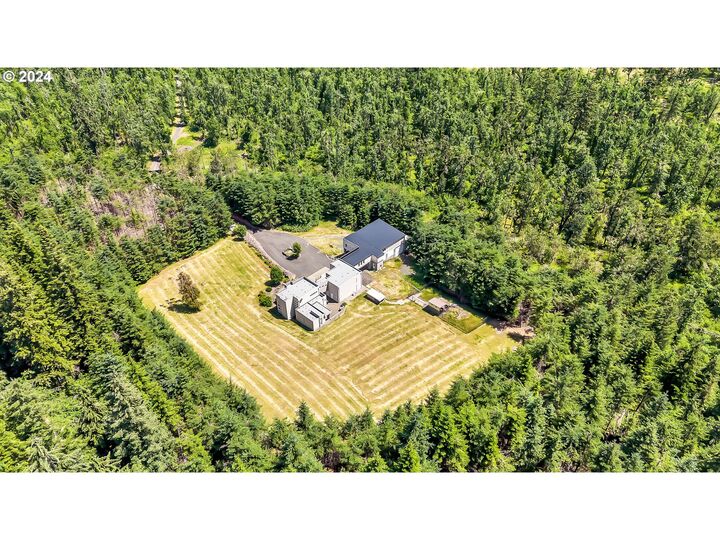 Property Photo: 35956 Highway 58 OR 97455