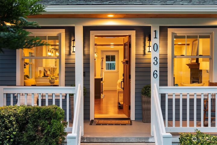 Property Photo:  1036 4th Street  WA 98033 