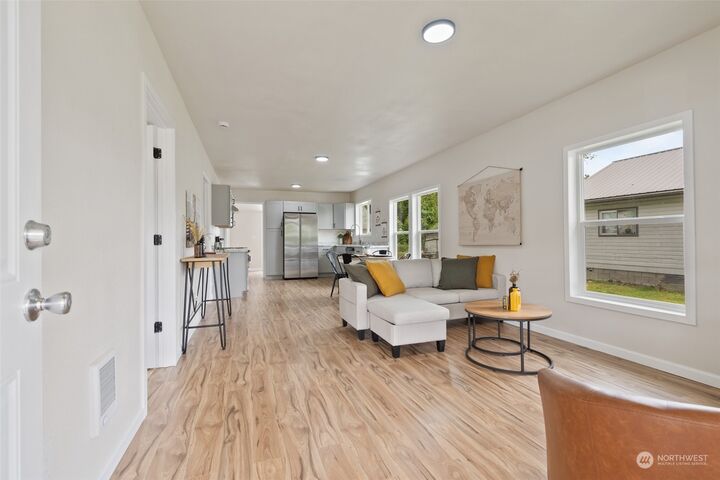 Property Photo: 719 S Nenant WA 98530