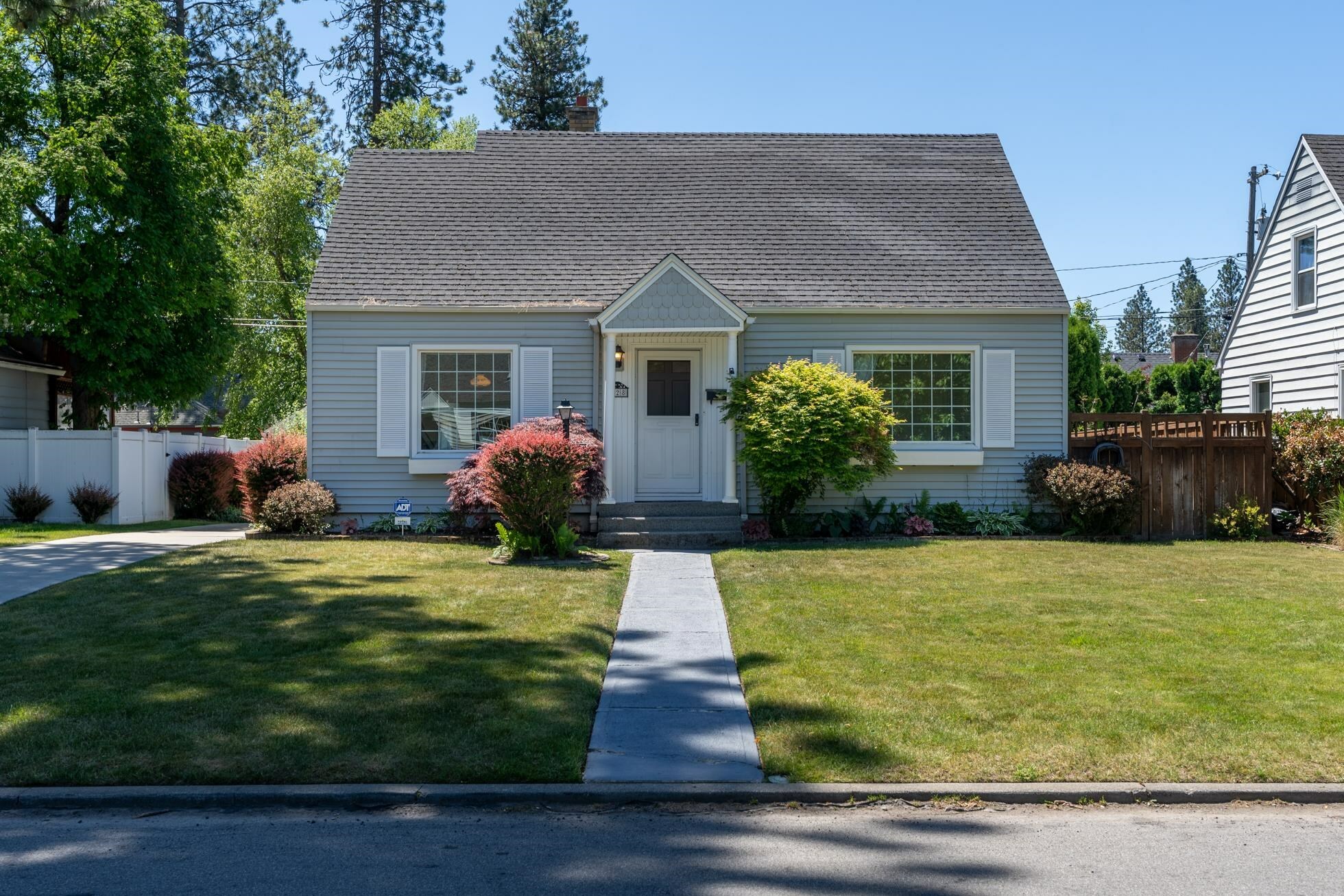 Property Photo:  928 E Thurston Ave  WA 99203 