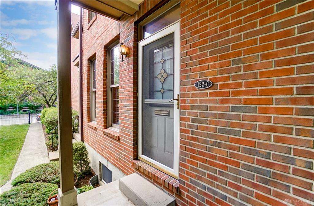Property Photo:  122 Brown Street C  OH 45402 