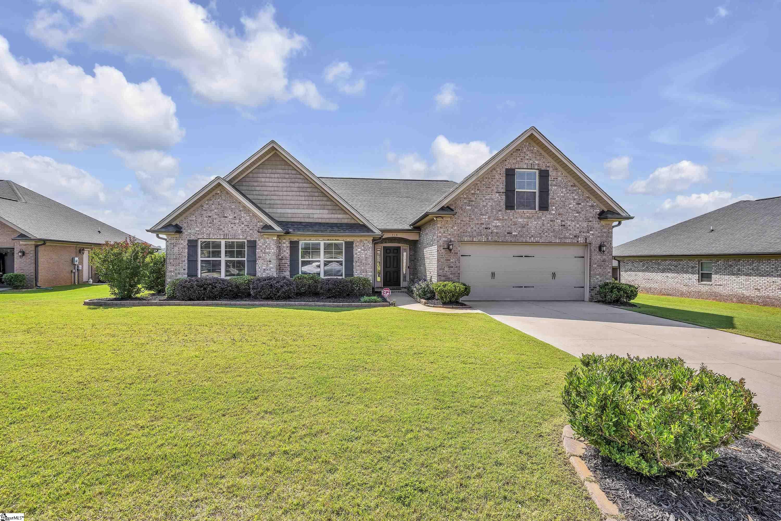 Property Photo:  718 W Dateria Way  SC 29349 