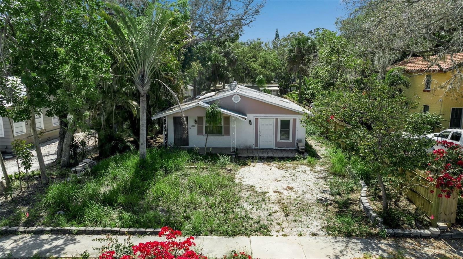 Property Photo:  996 Virginia Drive  FL 34234 