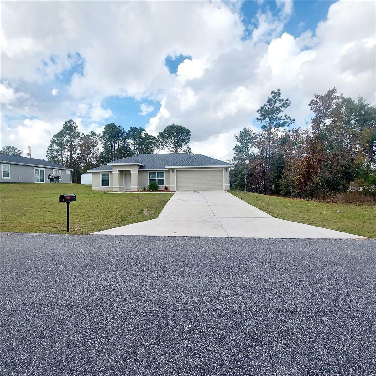 Property Photo: 16086 SW 53rd Court FL 34473