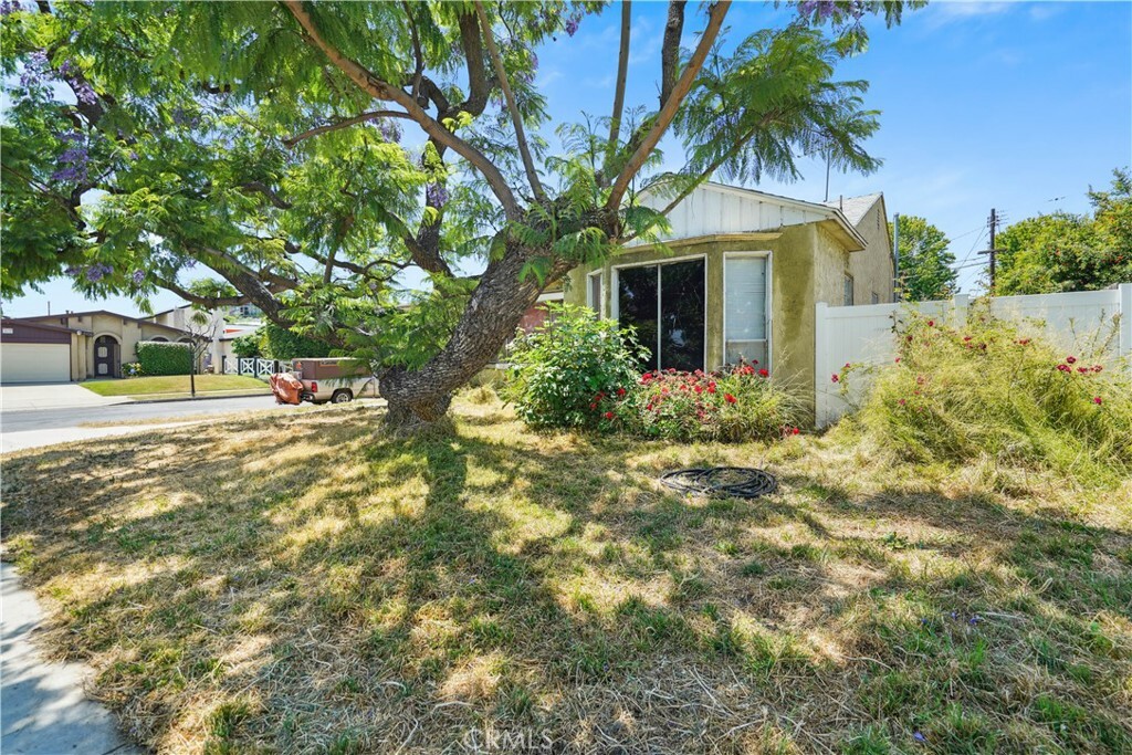 House for sale in Arleta 13761 Bracken Street, Arleta, CA 91331