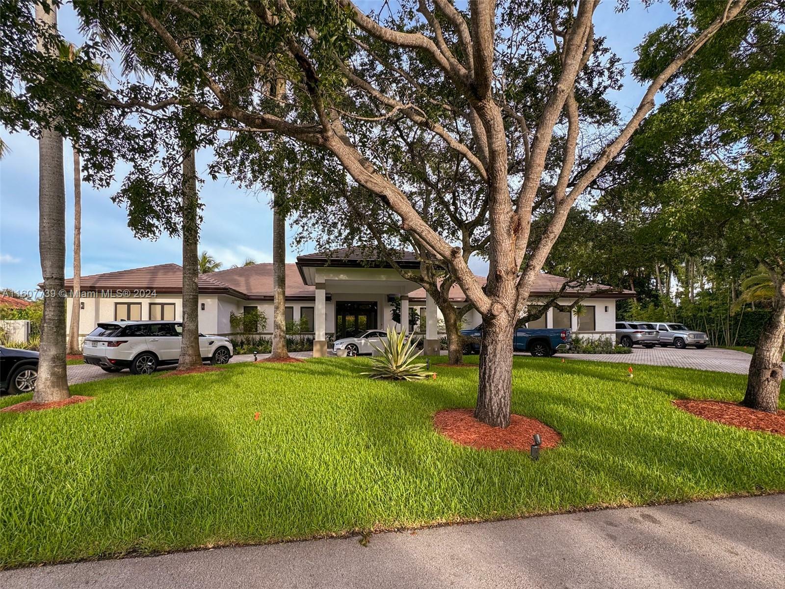 Property Photo:  10300 SW 90th Ave  FL 33176 