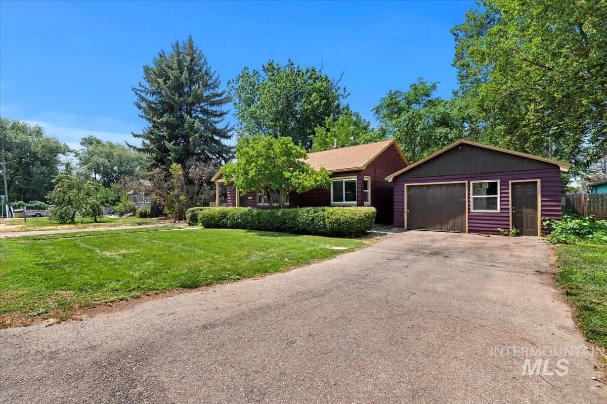 Property Photo:  311 S Eagleson Rd  ID 83705 