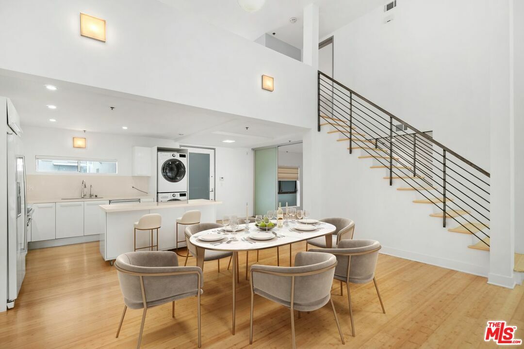 Property Photo:  13326   Beach Ave 105  CA 90292 