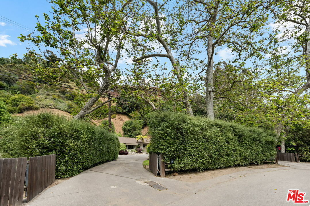 Property Photo:  1768   Old Ranch Rd  CA 90049 