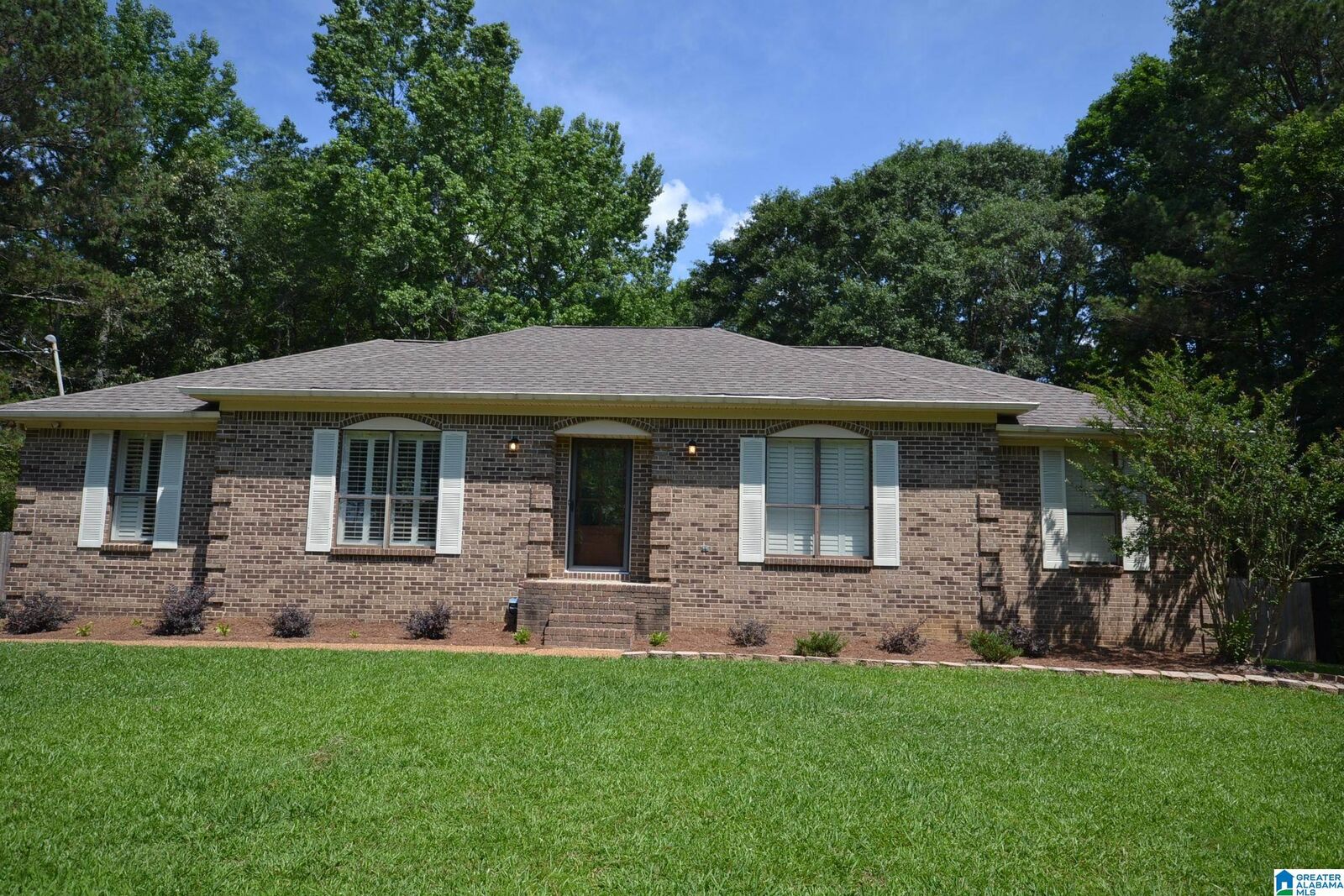 Property Photo: 215 County Road 707 AL 35055