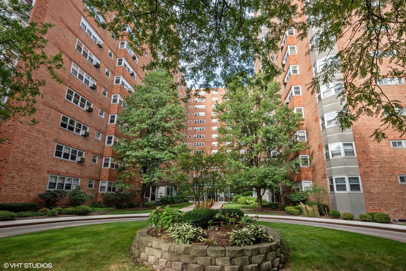 Property Photo:  4960 N Marine Drive 214  IL 60640 