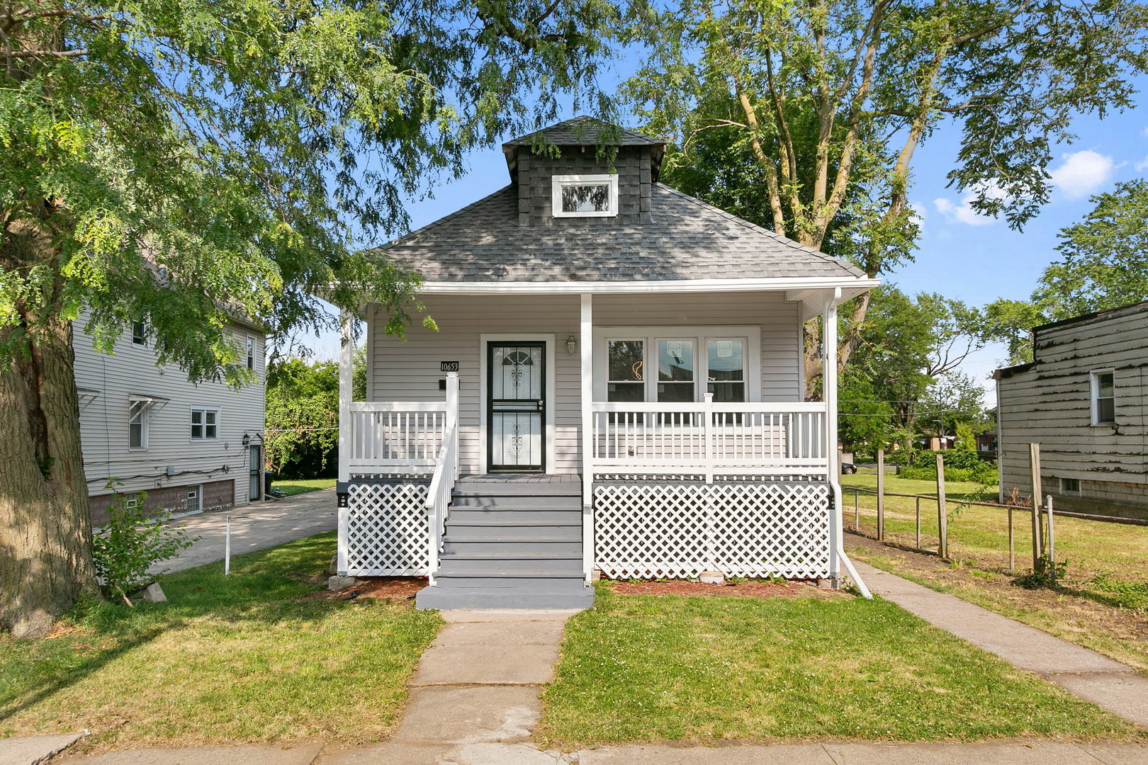 Property Photo:  10653 S May Street  IL 60643 