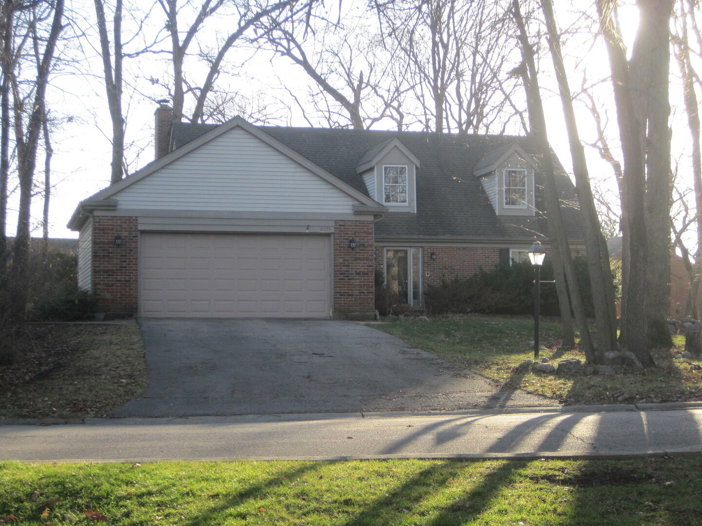 Property Photo: 4805 Greenwich Court IL 60008