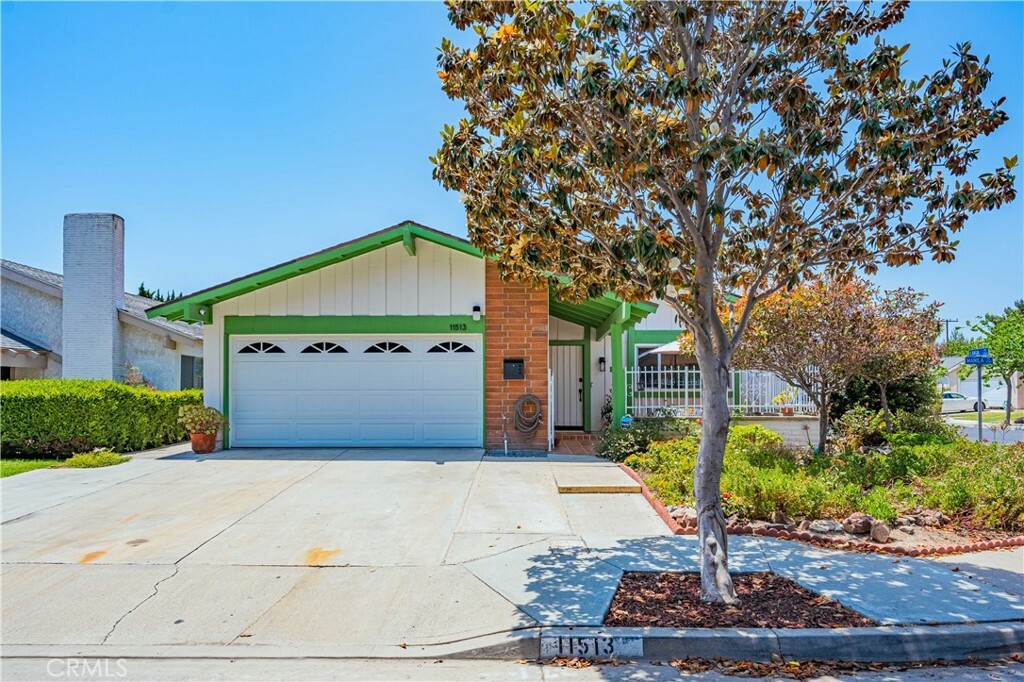 Property Photo:  11513 Manila Drive  CA 90630 