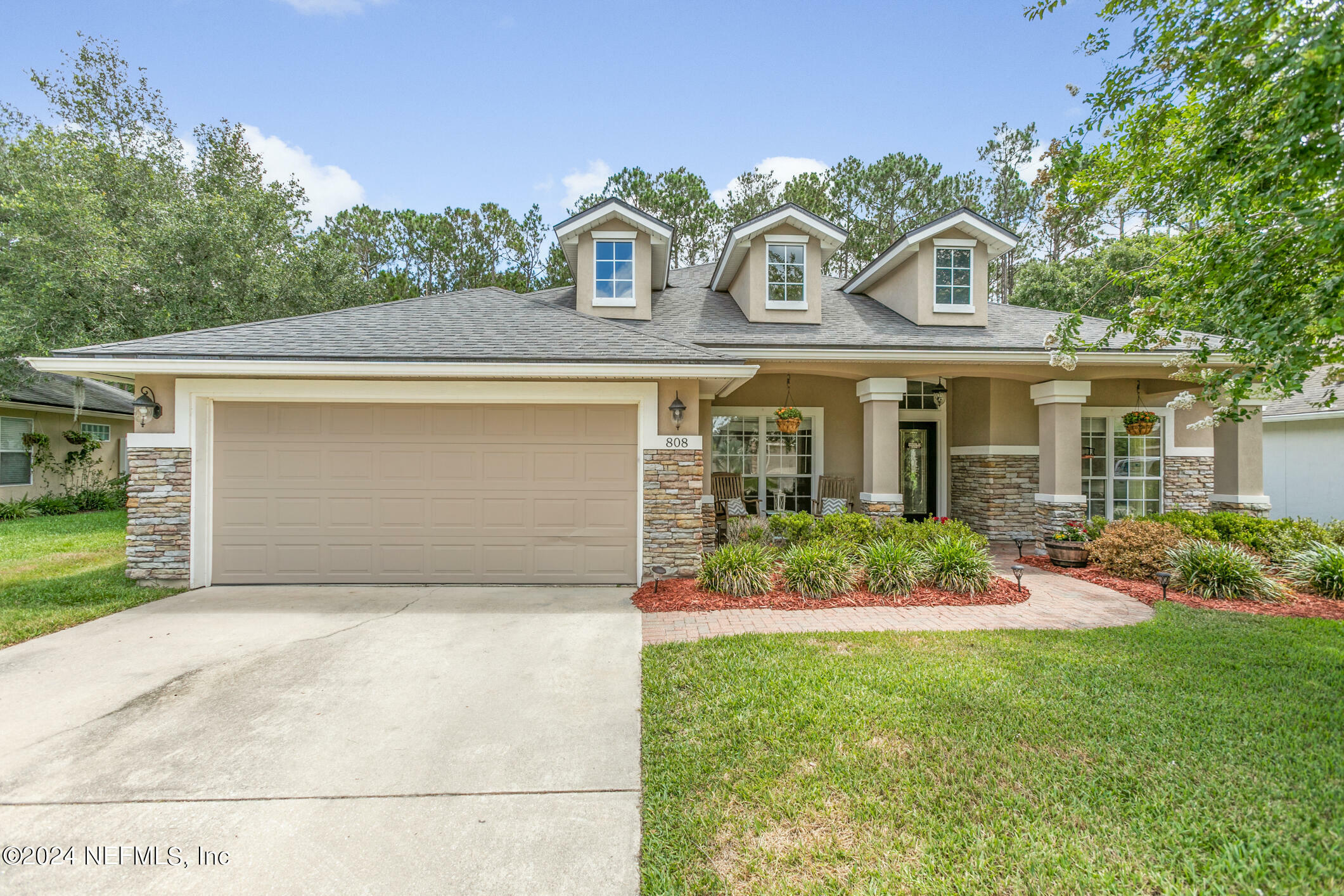 Property Photo:  808 W American Eagle Drive  FL 32092 