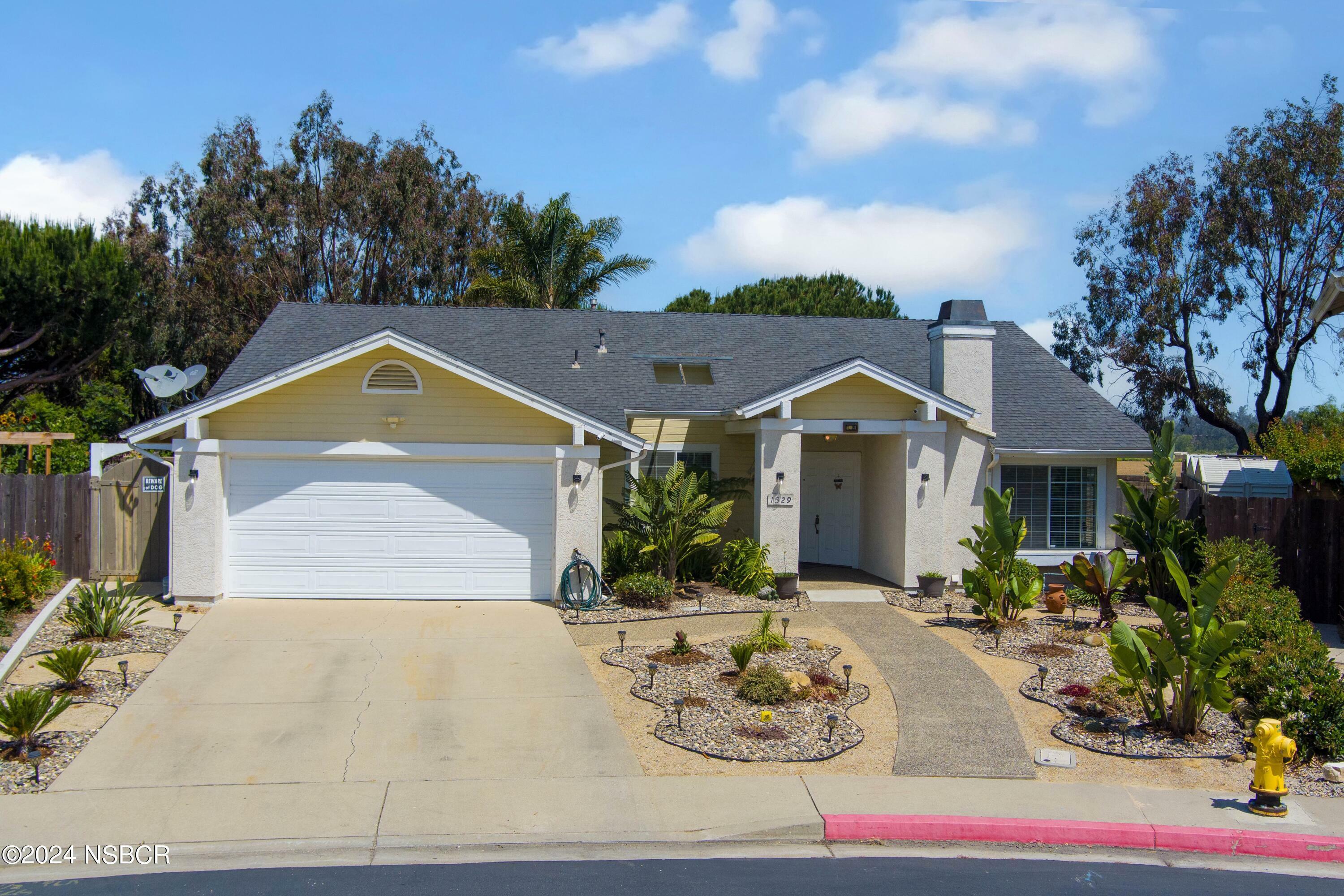 Property Photo:  1329 Glen Ellen Court  CA 93436 