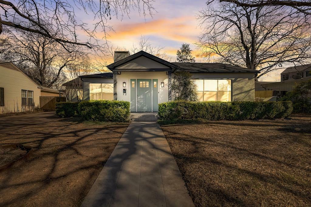 Property Photo:  816 Northwood Road  TX 76107 