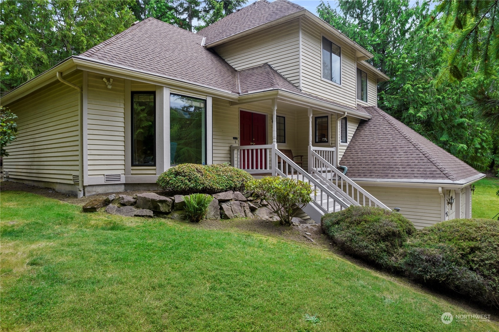 Property Photo:  1115 NW Inneswood Drive  WA 98027 